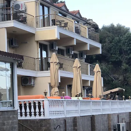 Scala 3* Turunç